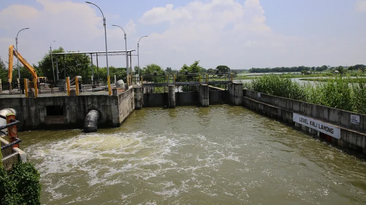 Tangani Banjir Osowilangun, Pemkot Surabaya Operasikan Rumah Pompa 24