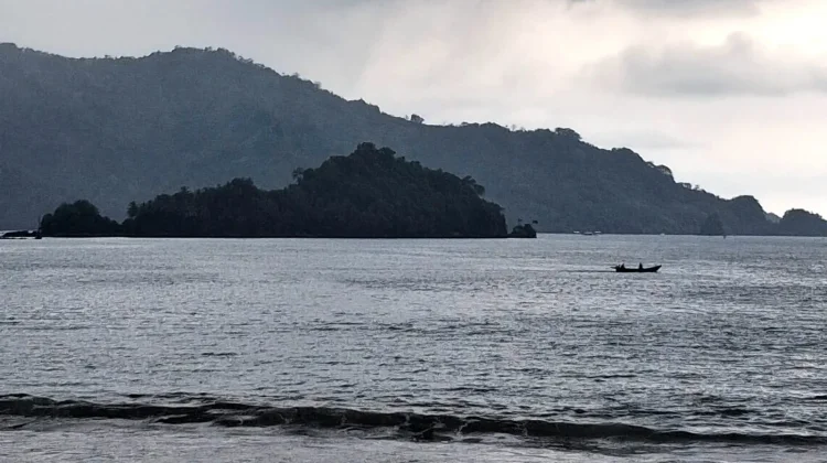 Pantai Prigi, Pesona Teluk Cantik di Pesisir Trenggalek
