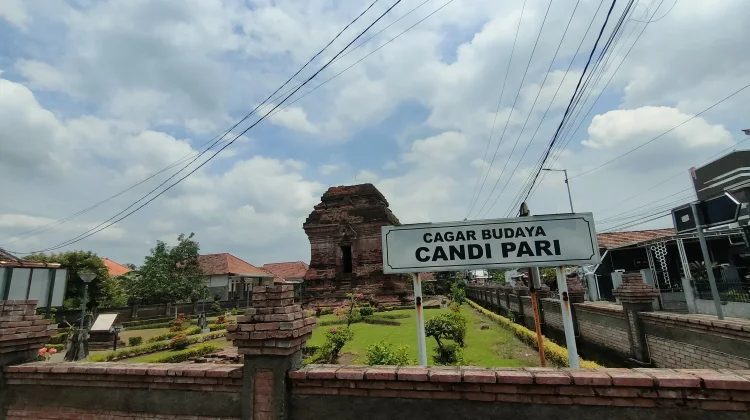 Belajar Sejarah Lewat Wisata Candi Pari Sidoarjo