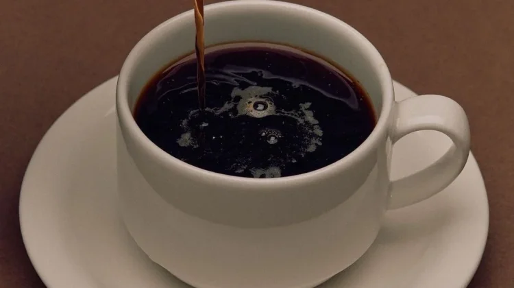 Strategi Aman Minum Kopi Saat Puasa Ramadan