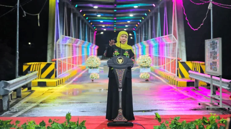Khofifah Resmikan Jembatan Bubak: Simbol Harapan Baru Warga Gondang