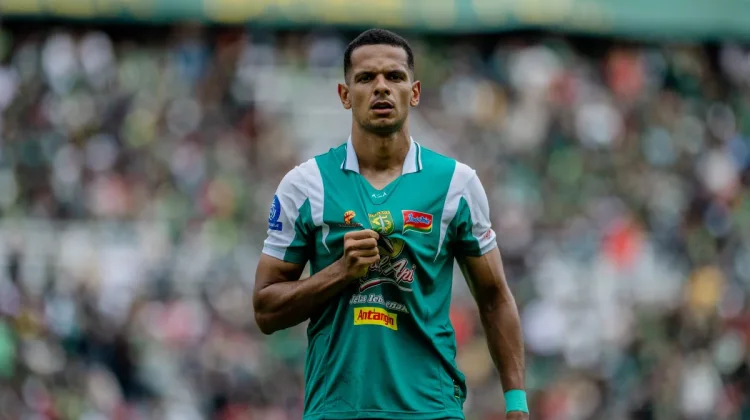 Luka Kandang Memicu Leo Lelis Tekad Bangkit Persebaya