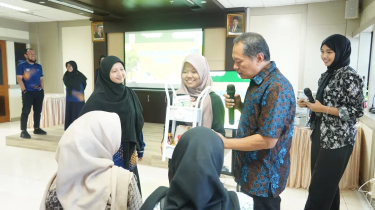 KPPN Surabaya II Sulap Sampah Jadi Karya