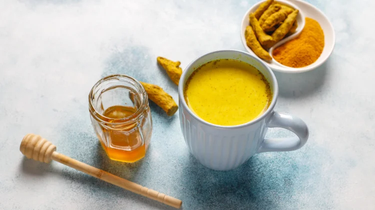 Lima Minuman Ampuh Redakan Sakit Tenggorokan