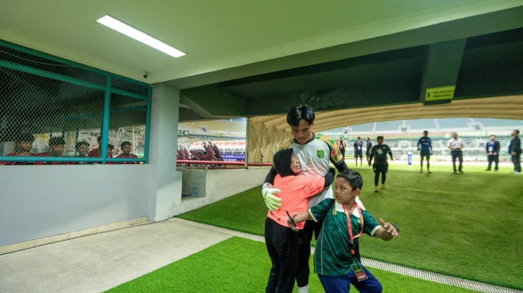 Malam Penuh Haru Selepas Laga Persebaya vs PSM