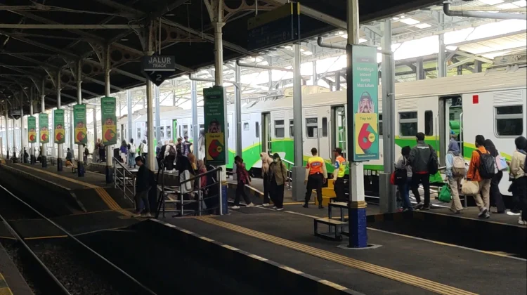 KAI Commuter Perpanjang  Perjalanan Commuter Line Supas hingga Probolinggo