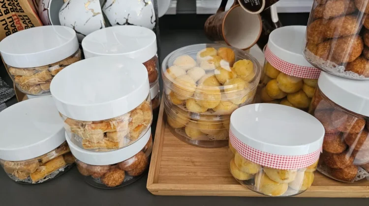 Kue Kering Identik Hari Raya