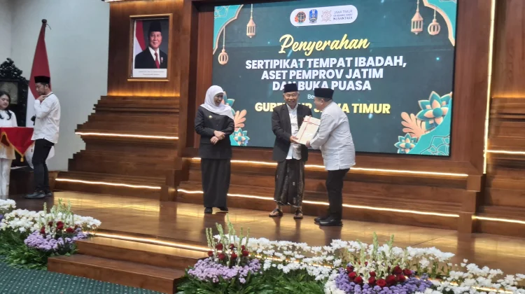 BPN Serahkan 444 Sertipikat Aset Pemprov hingga Ormas Keagamaan