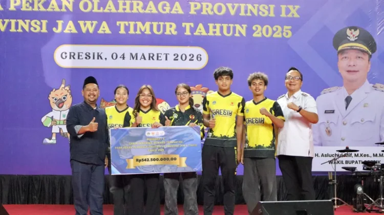 Capai 9 Miliar, Bupati Gresik Serahkan Bonus Porprov