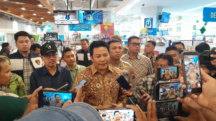 Sidak Mamin, Bupati Pastikan Harga Stabil