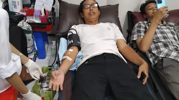 Donor Darah dan Cek Kesehatan Semarakkan Ramadan IKA ITS