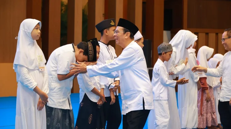 Kemilau Ramadan, Yatim Mandiri dan UNAIR Gelar Buka Puasa Bersama 1000 Anak Yatim