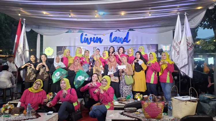 Ikatan Perempuan Indonesia Peduli Santuni 200 Marbot hingga Penggali Kubur