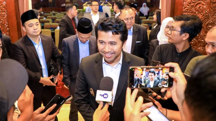 Pemprov Jatim Dukung Pembatasan Akun Medsos Bagi Anak
