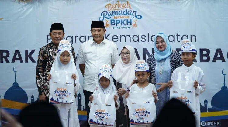 Semarak Ramadan BPKH Santuni 100 Anak Yatim