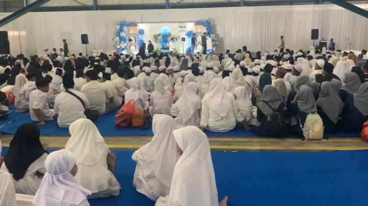 Seribu Anak Yatim Buka Bersama di Gresik