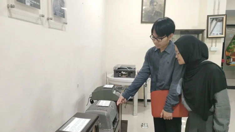 PPI Dunia Kunjungi RRI Surabaya, Telusuri Sejarah Penyiaran Radio