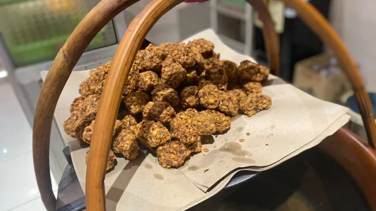 Lentho Surabaya: Jajanan Legendaris yang Tetap Eksis