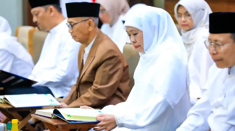 Gubernur Khofifah Khotmil Quran Bersama Komunitas Disabilitas Tuli