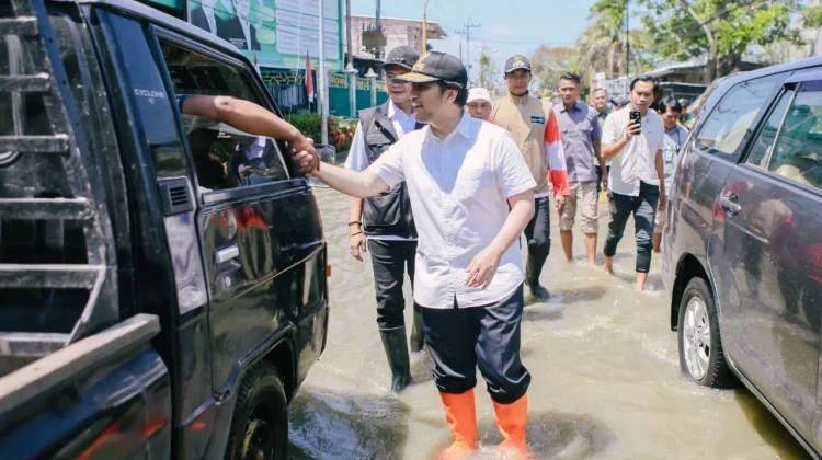 Wagub Emil Pastikan Percepatan Penanganan Banjir di Jalan Raya Simo Lamongan