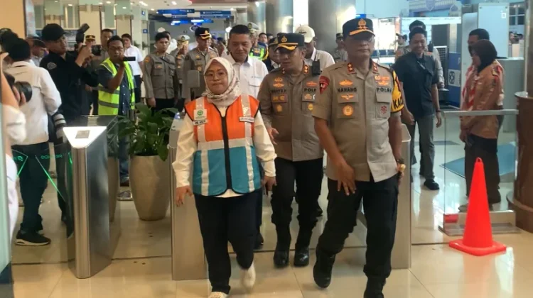 Kapolda Jatim Tinjau Pelabuhan Tanjung Perak pada Mudik 2026
