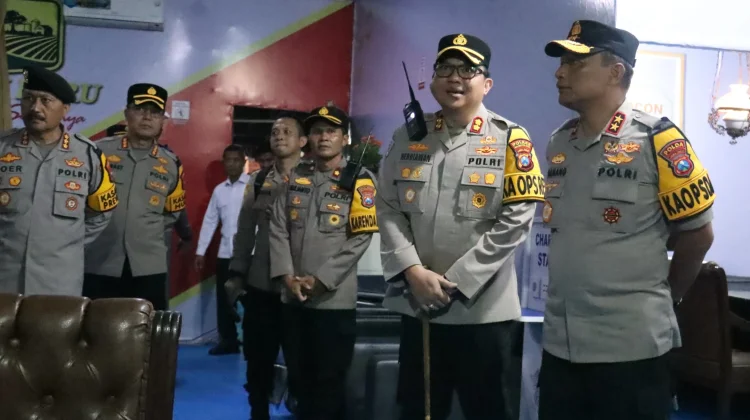 Pastikan Kesiapan Petugas, Kapolda Jatim Tinjau Posyan Idul Fitri 2026 di Kota Mojo