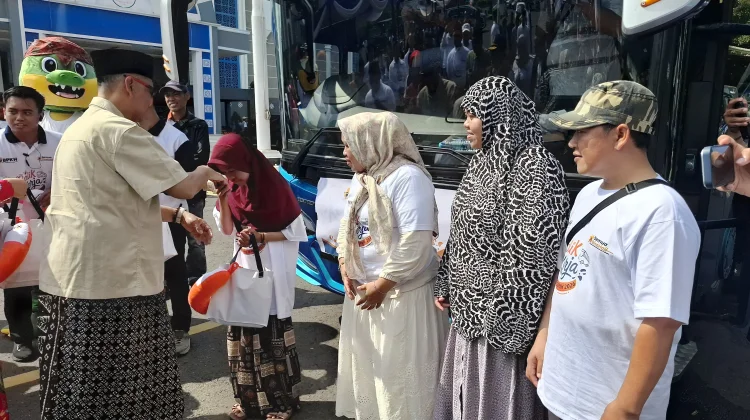 BPKH Berangkatkan 675 Peserta Program Balik Kerja dari Surabaya