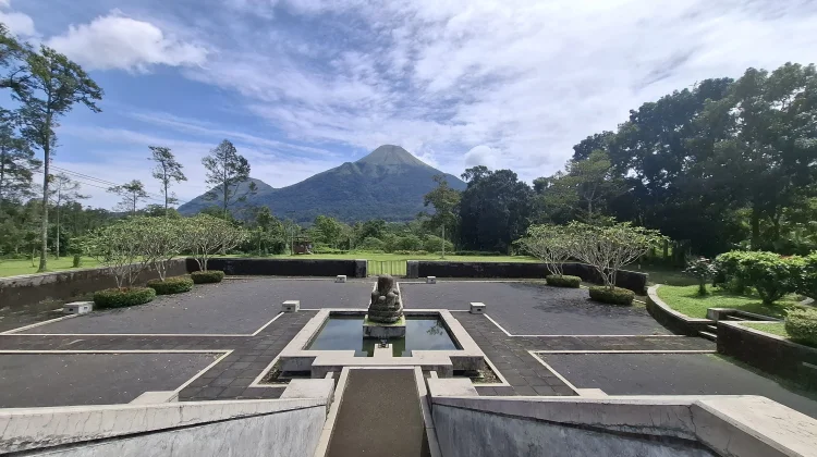 Legislator Asal Surabaya Ajak Warga Nikmati Wisata di Jatim