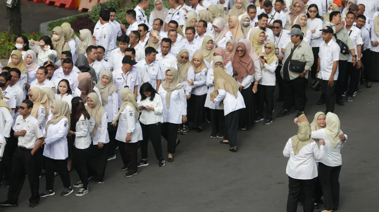 Hari Pertama Kerja, Layanan Publik Surabaya Tetap Optimal tanpa Hambatan