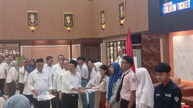 Unair Umumkan 68 Golden Ticket, Ribuan Siswa Bersaing