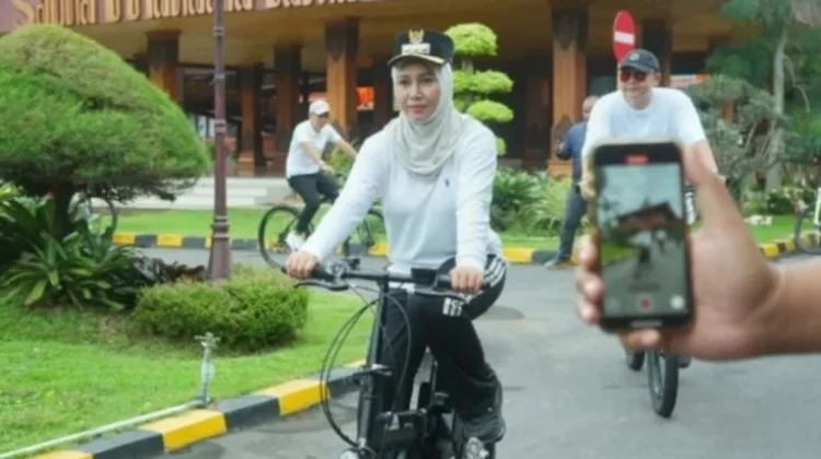 Tekan Konsumsi BBM, Walikota Mojokerto Anjurkan ASN Bersepeda