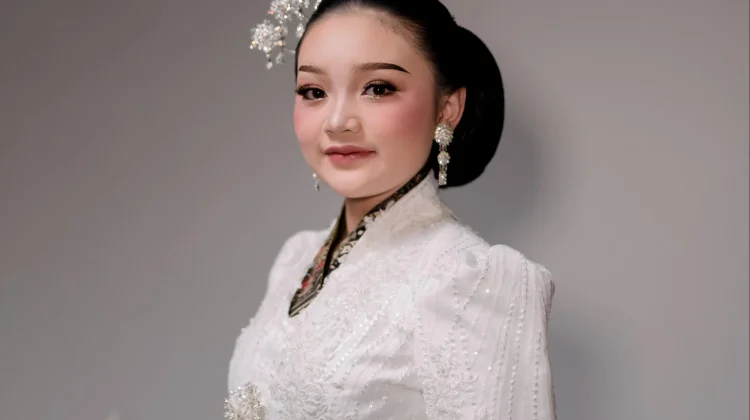 Remaja Sidoarjo Wakili Jatim di Ajang Puteri Kebaya Nasional