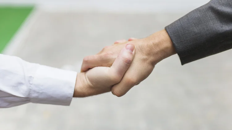 Silaturahmi, Tradisi yang Menguatkan Kebersamaan dan Kesehatan Sosial
