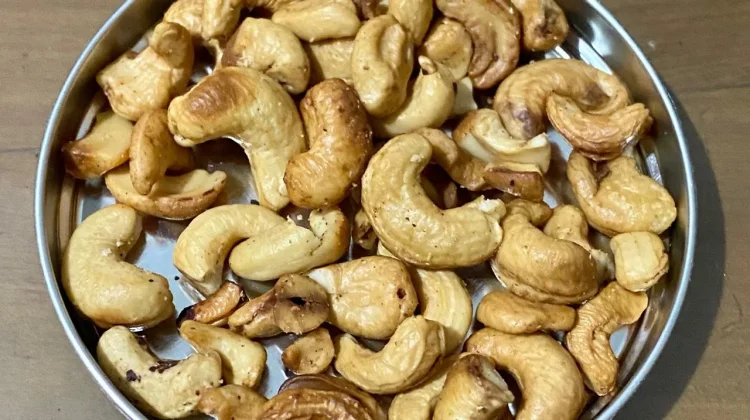 Kacang Mete Goreng Masih Jadi Primadona Kudapan Gurih di Rumah
