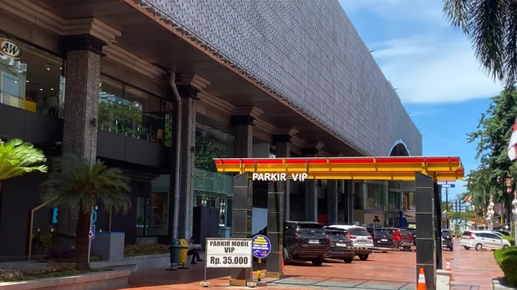 Warga Kota Pilih Parkir VIP Demi Efisiensi Waktu