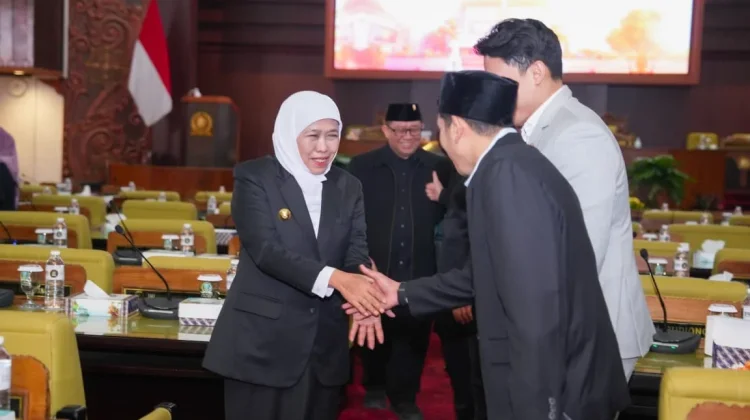 Gubernur Khofifah Apresiasi atas Kerja Keras Pansus LKPJ 2025