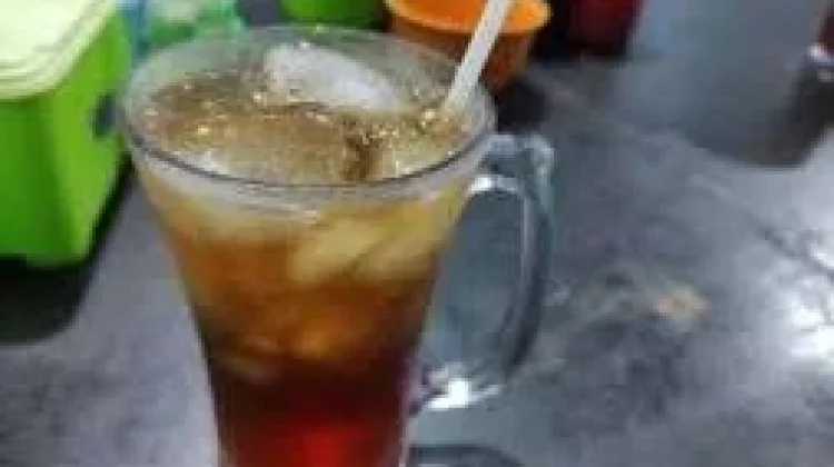 Minum Es Teh setelah Makan, Benarkah Mengikat Zat Besi?