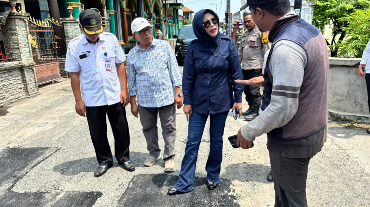 Wabup Sidoarjo Sidak Jalan, Soroti Kualitas Aspal dan Drainase