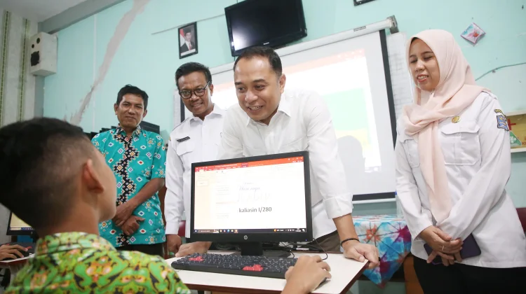 Pemkot Surabaya Terapkan Jam tanpa Gawai Lindungi Anak