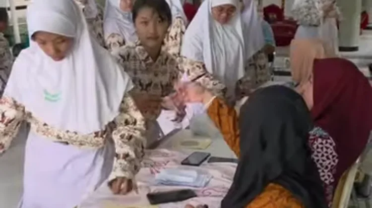 SMPN 1 Surabaya Gelar Skrining Kesehatan Siswa