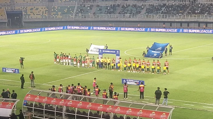 Persebaya Tumbang di GBT, Madura United Menang 2-1