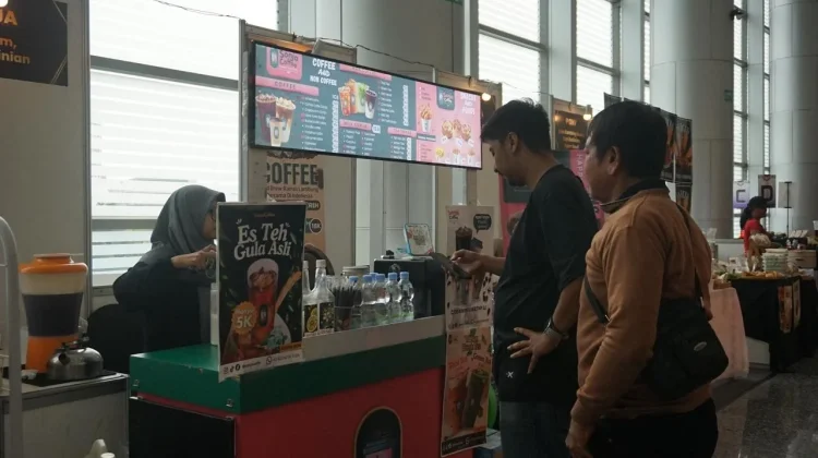 Ribuan Pengunjung Dongkrak UMKM di Turnamen Domino Surabaya