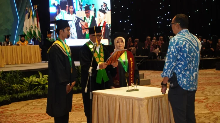 Unusa Hadirkan Cerita Hebat Wisudawan dari Beragam Prestasi dan Profesi