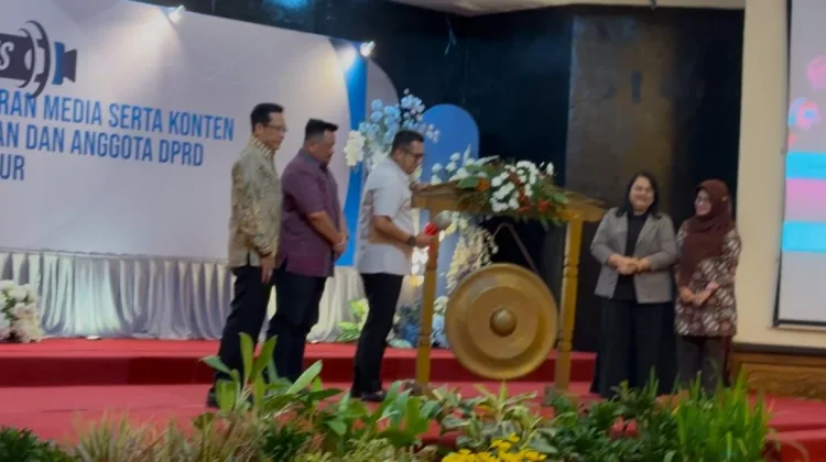 Tantangan Media Lawan Buzzer dan 'Homeless Media' di Era Digital