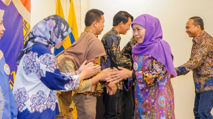 Khofifah Dorong Kontribusi Alumni Perkuat Posisi UNAIR di Nasional