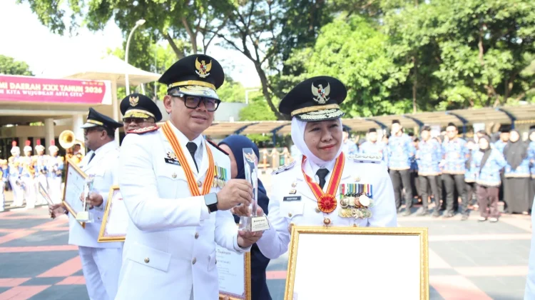 Gubernur Jatim Khofifah Raih Penghargaan Kinerja Tinggi Kemendagri