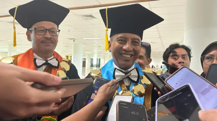 Nurhasan: Lulusan UNESA Harus Tangguh Hadapi Persaingan Global