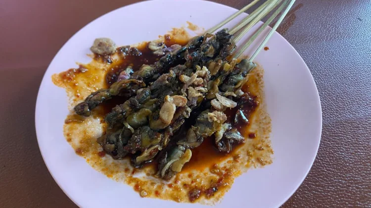 Sate Kerang Surabaya: Kuliner Ikonik Bikin Ketagihan