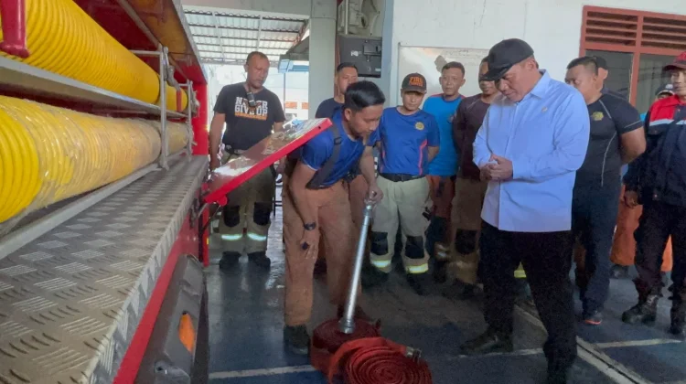 Respons Time Damkar Surabaya 6,5 Menit, Lampaui Standar Internasional