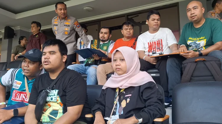 Kisah Bonek Istimewa, Rasakan Permainan Persebaya Melalui Hati